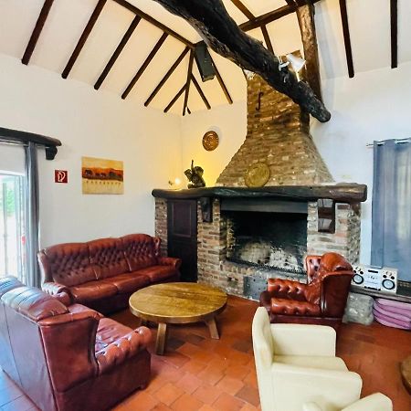 Magnificent Farmhouse In Sint Joost Bagian luar foto