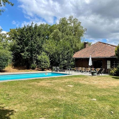 Magnificent Farmhouse In Sint Joost Bagian luar foto