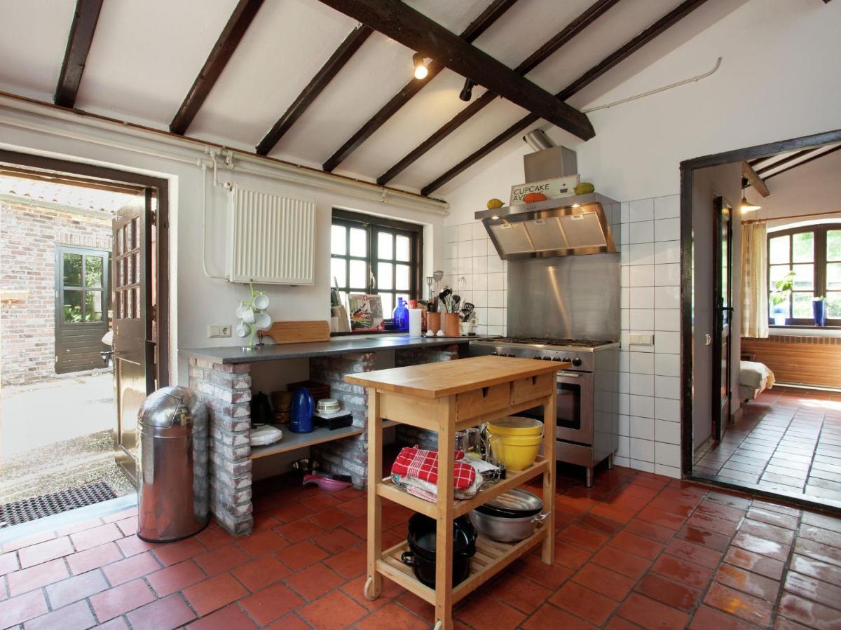 Magnificent Farmhouse In Sint Joost Bagian luar foto