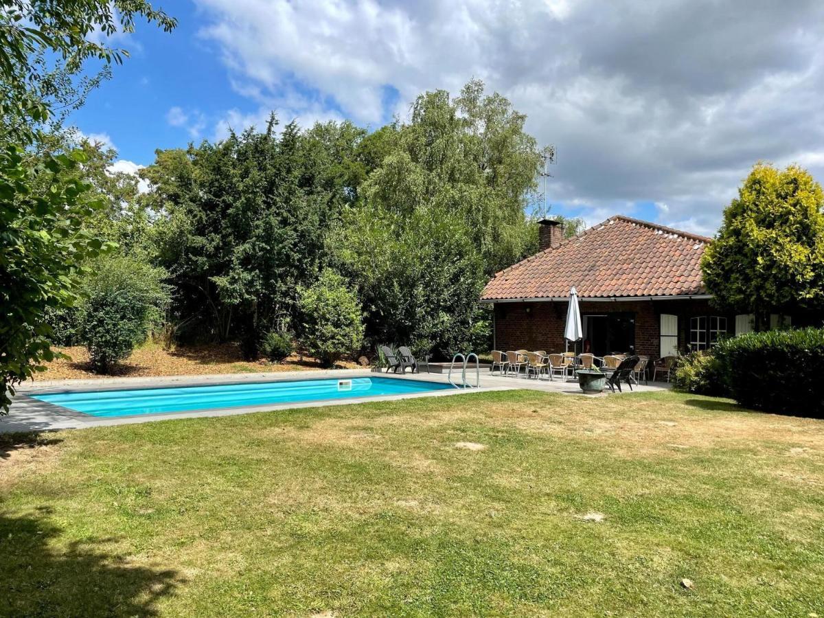 Magnificent Farmhouse In Sint Joost Bagian luar foto