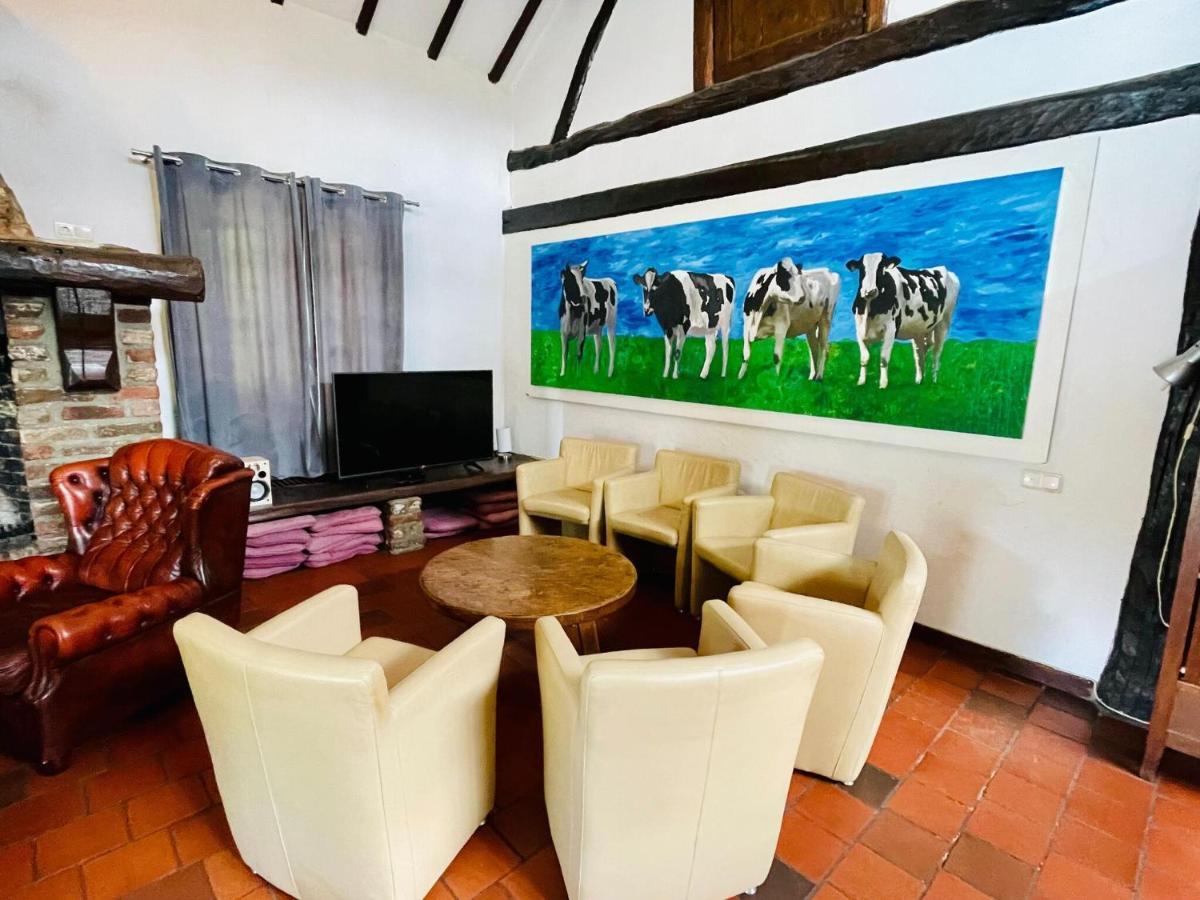 Magnificent Farmhouse In Sint Joost Bagian luar foto