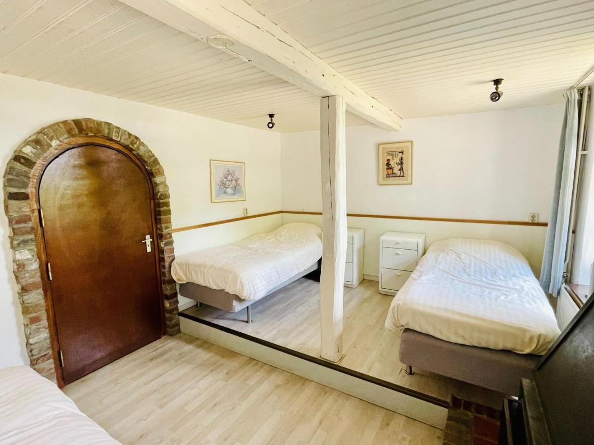 Magnificent Farmhouse In Sint Joost Bagian luar foto
